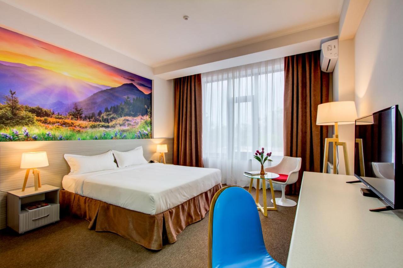 Hotel Bridges Bishkek Exterior foto