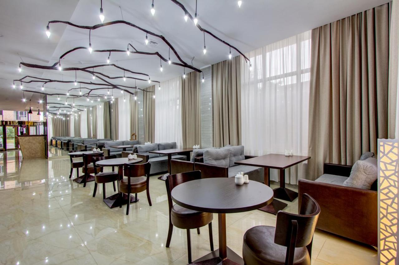 Hotel Bridges Bishkek Exterior foto